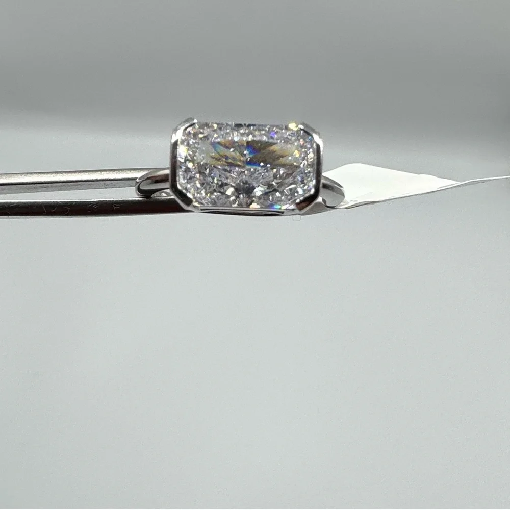 18k 3ct Radiant Cut Ring - Picture 11 of 15